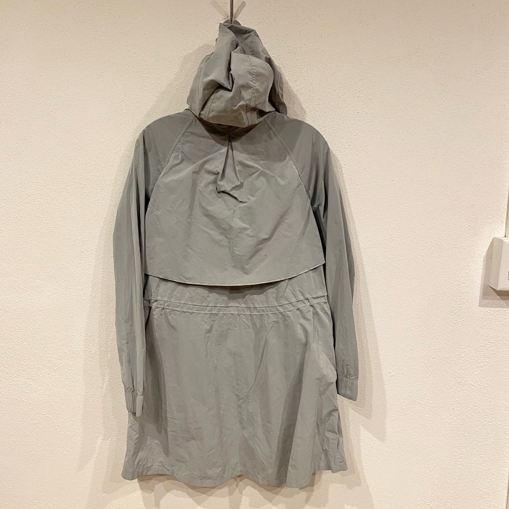 lululemon athletica Light Gray Hooded Anorak Jacket - Picture 7 of 9